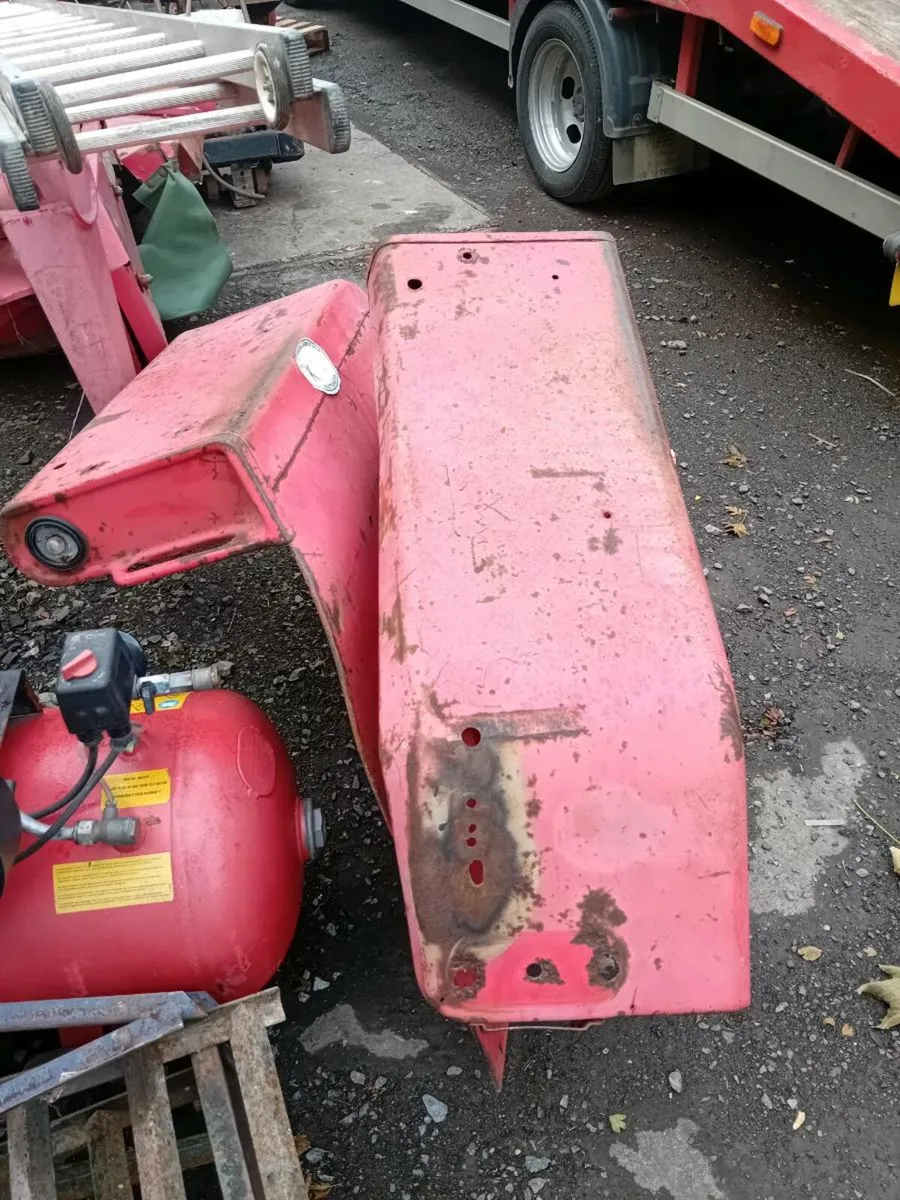 135 Mudguards Nose Cones Spinner Mower Sower Wheel - Image 1