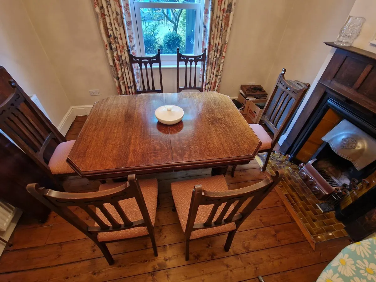 Dining room table - Image 2