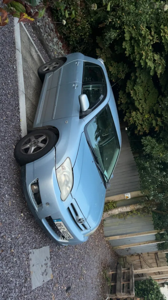Corolla - Image 2