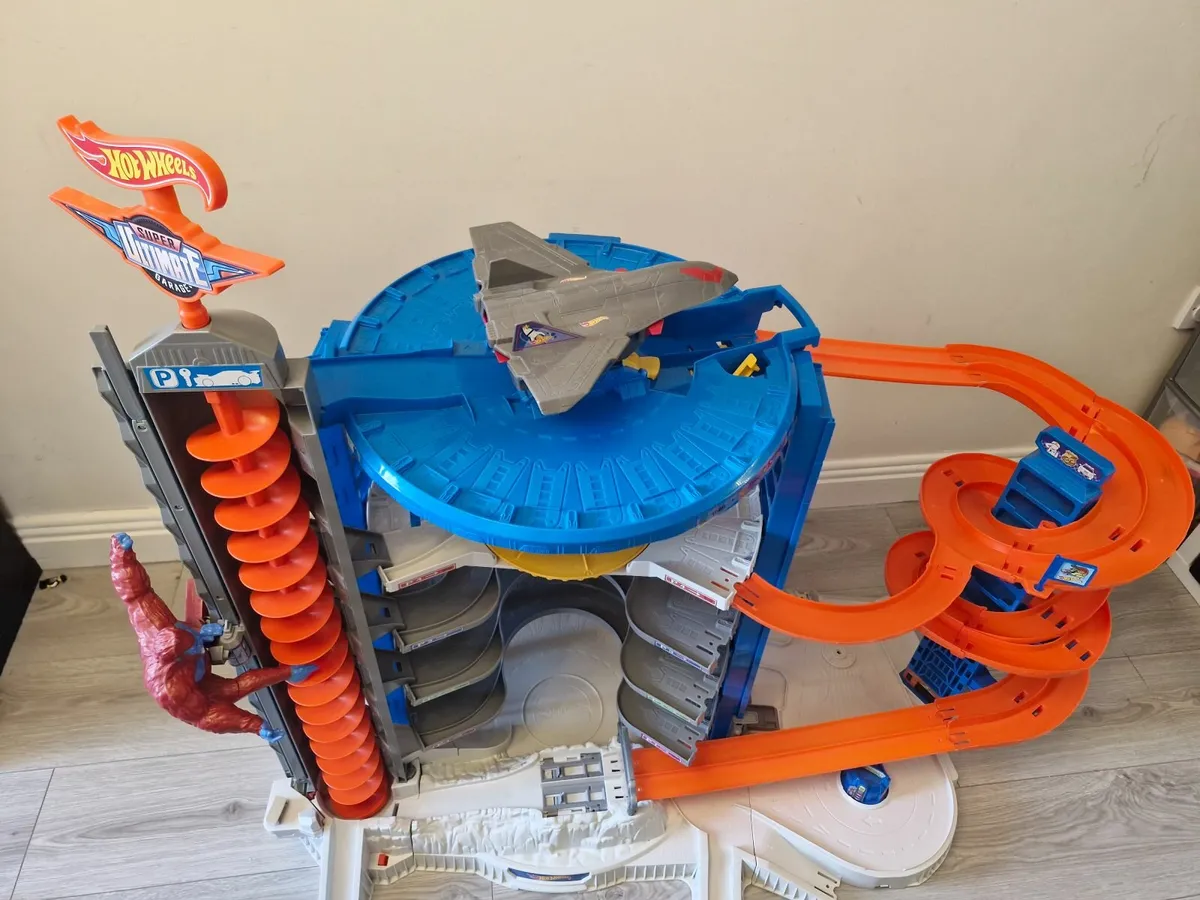 Hot Wheels Super Ultimate Garage Play Set FML03 - Image 1