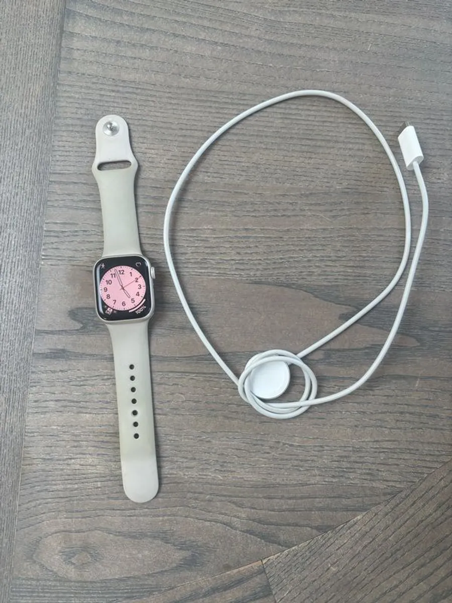 Apple Watch - series 8 - Image 1
