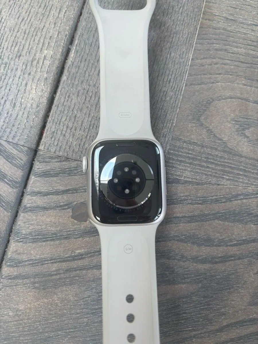 Apple Watch - series 8 - Image 2