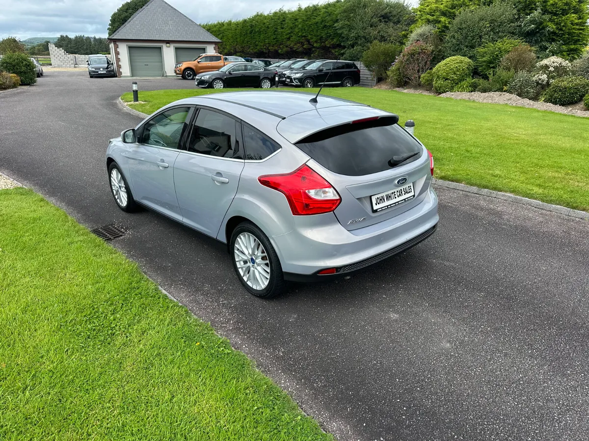 Ford Focus 1.6 petrol low Tax - Image 3
