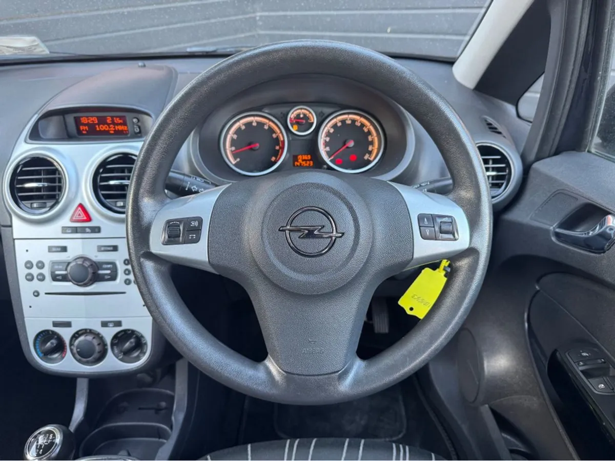 Opel Corsa SC 1.2i 16V 5DR - Image 4