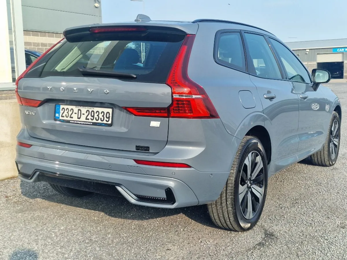 Volvo XC60 Recharge T6 Plus AWD - Image 3