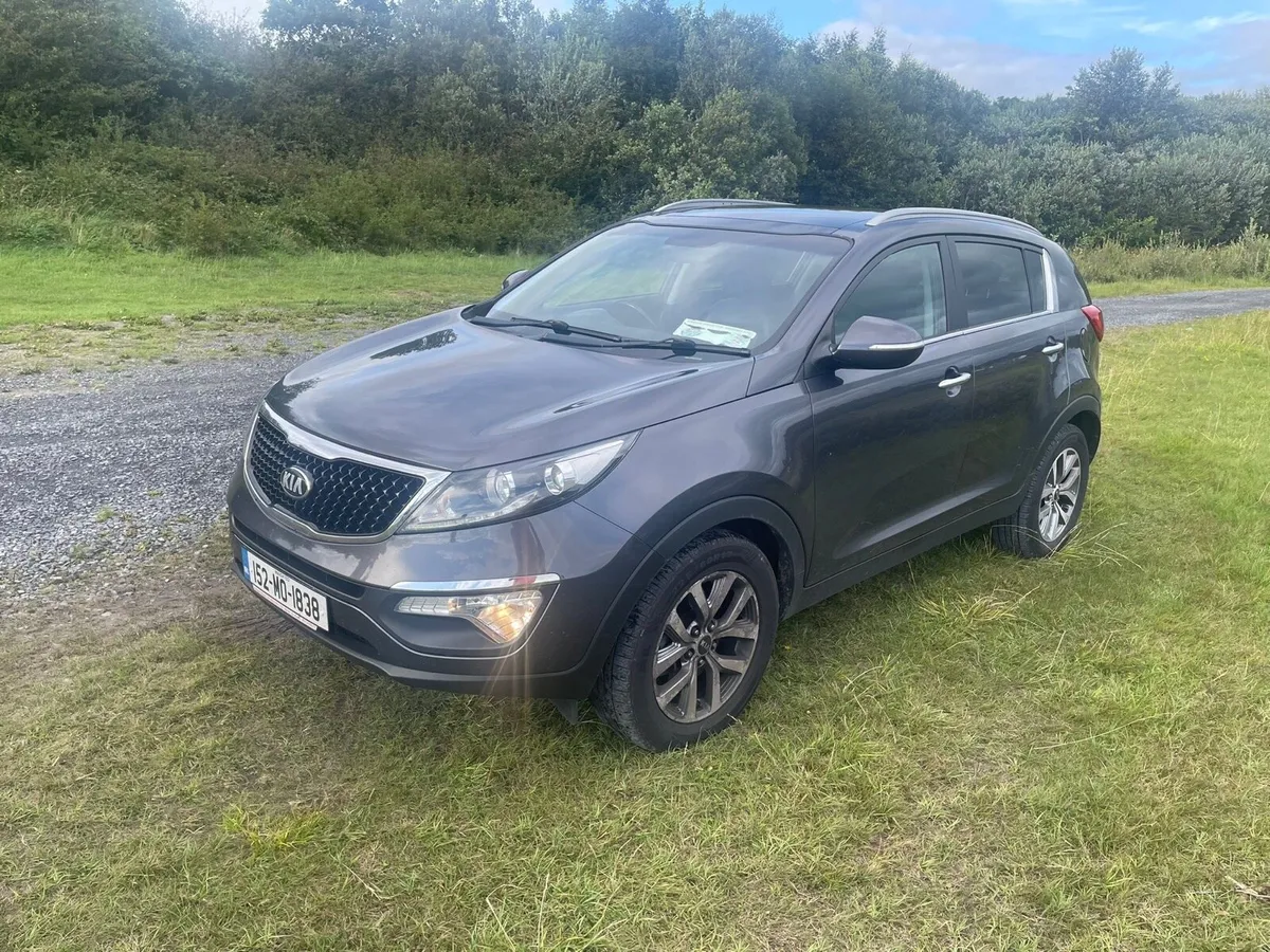 2015 (152)  Kia Sportage 1.7 Diesel. High spec - Image 3