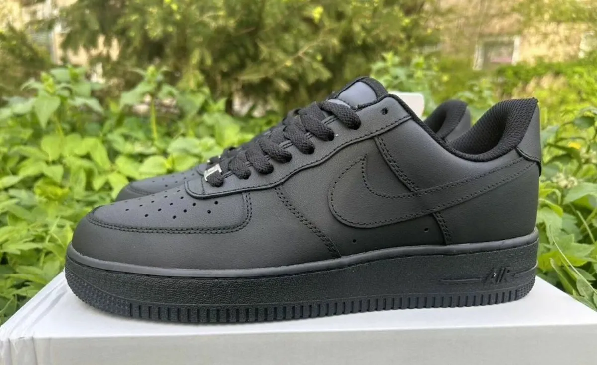 Sneakers Black - Image 1
