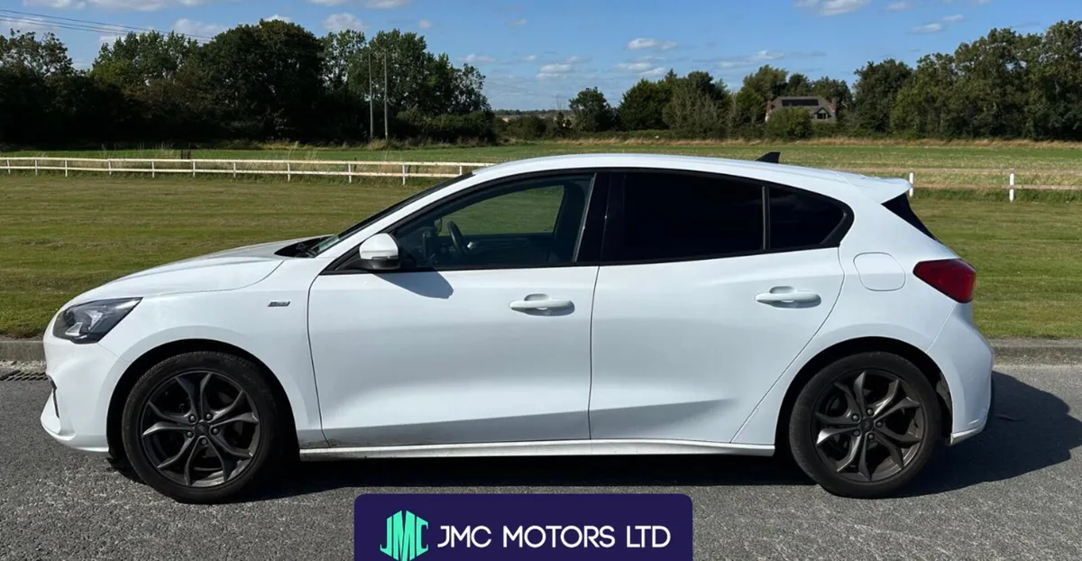 Ford Focus 2021 St-Line Van - Image 3