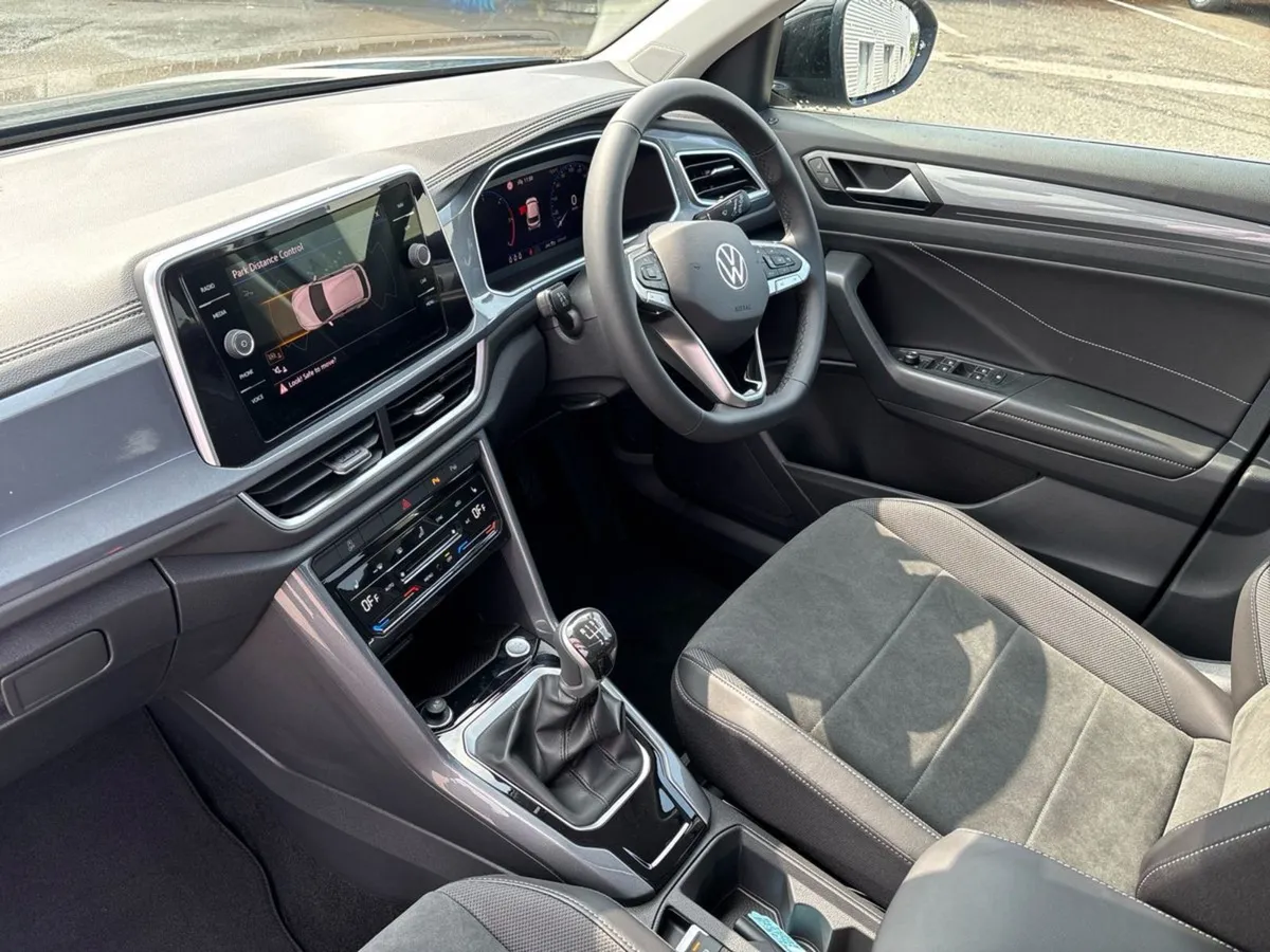 Volkswagen T-Roc Style 75 Plus 2.0tdi 116HP Manual - Image 3