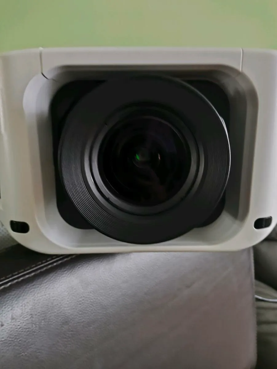 Epson projector - Image 3