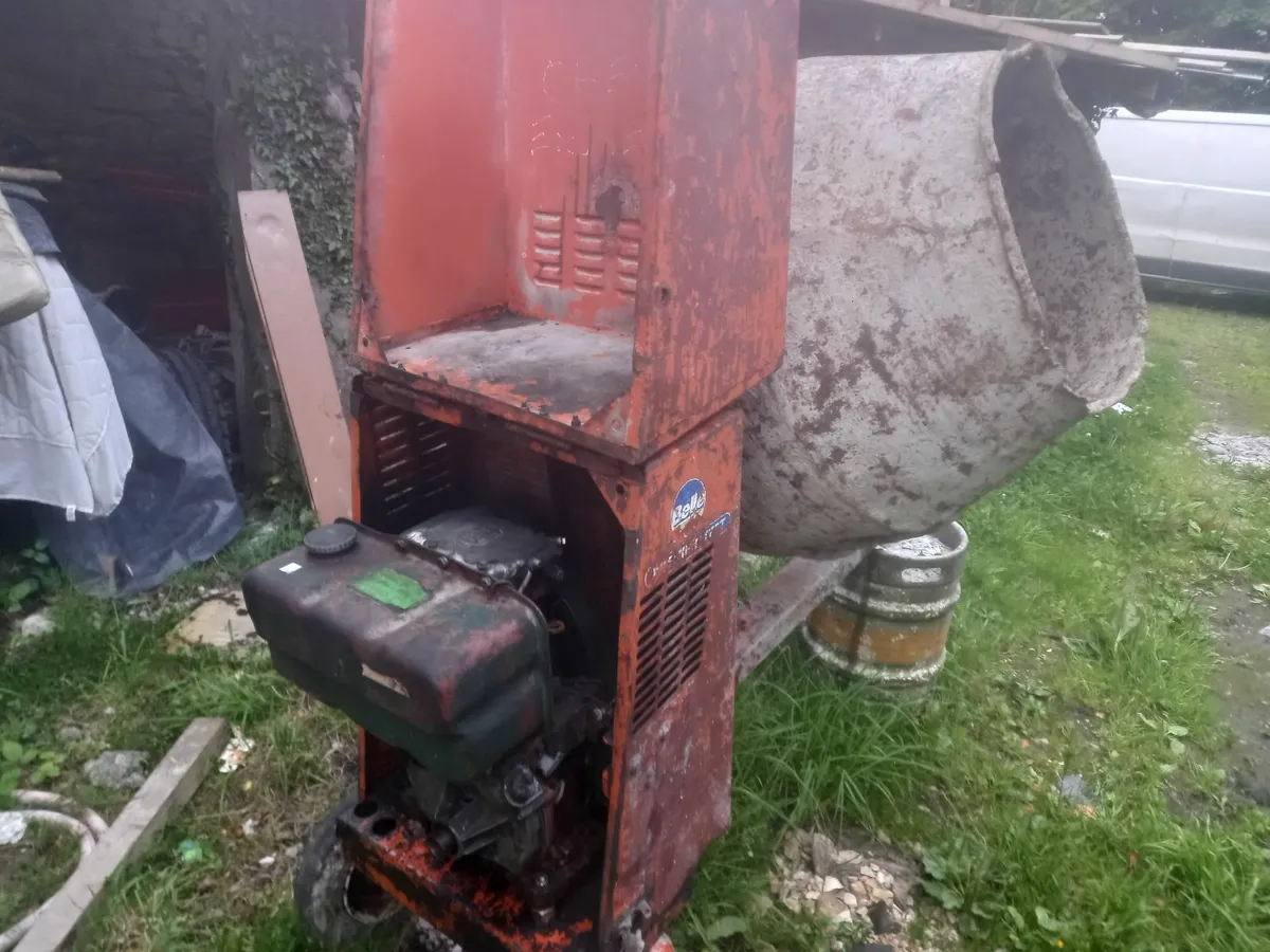 Cement mixer - Image 1