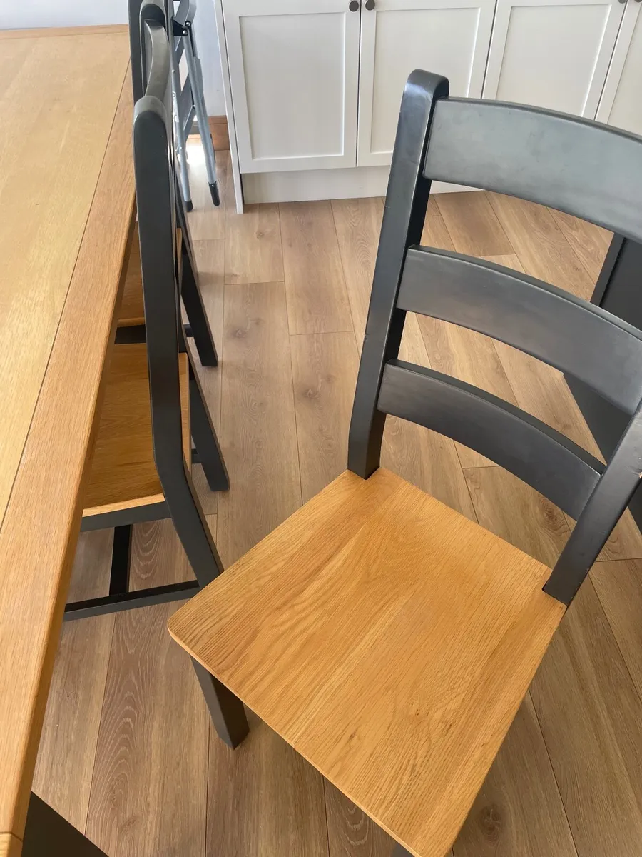 Dining table and 6 chairs - Image 3