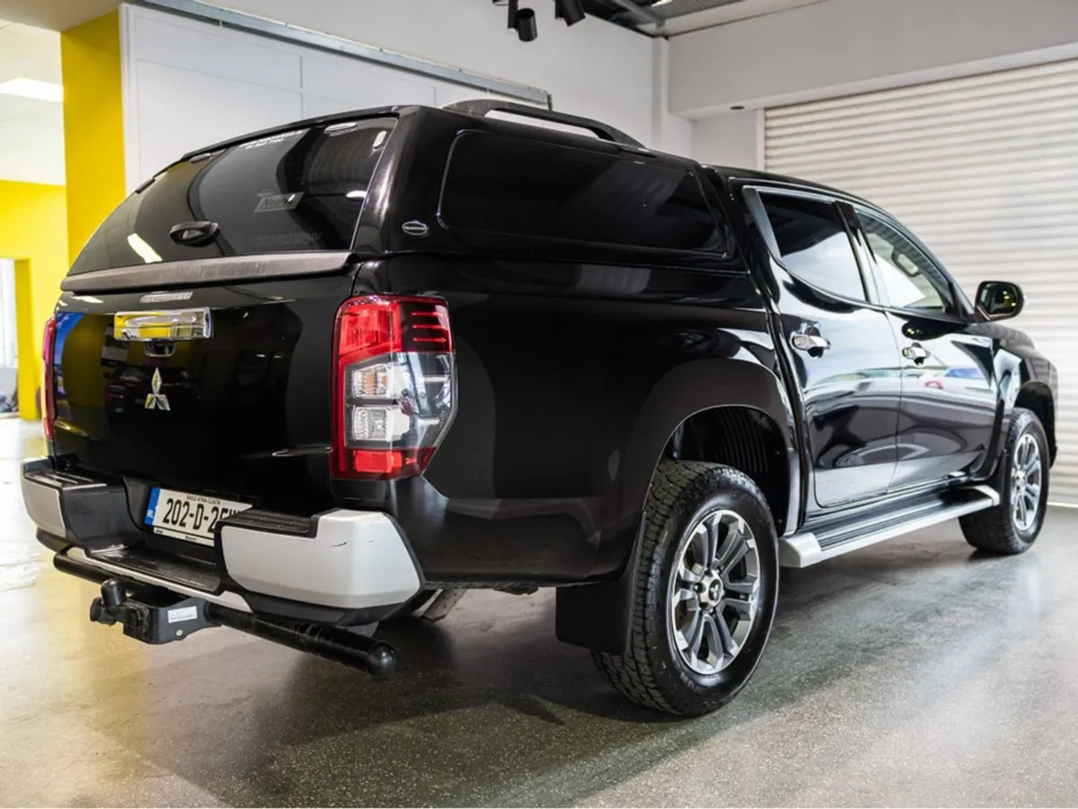 Mitsubishi L 200 2.2 Di-d Warrior Double CA 2.5 D - Image 4