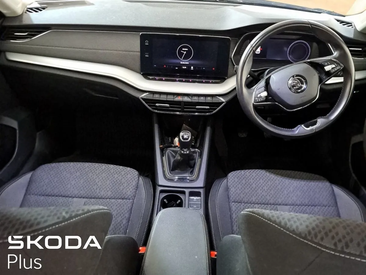 Skoda Octavia Combi Style 2.0tdi 150HP - Image 4
