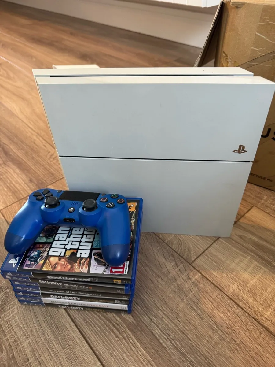 PS4 500GB White