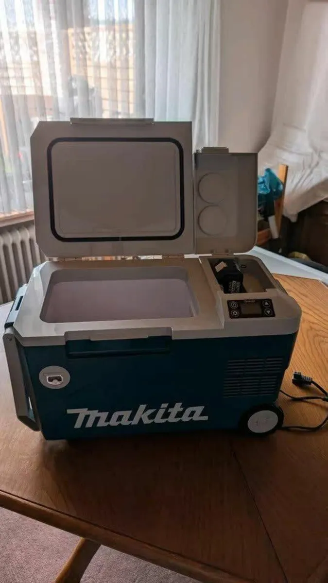 Makita DCW180Z cooler - Image 1