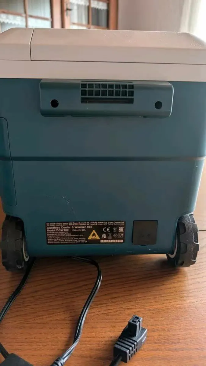 Makita DCW180Z cooler - Image 4