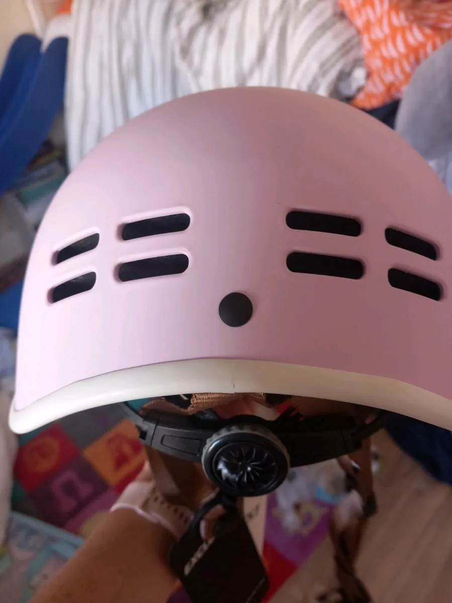 Bicycle helmet - Image 4