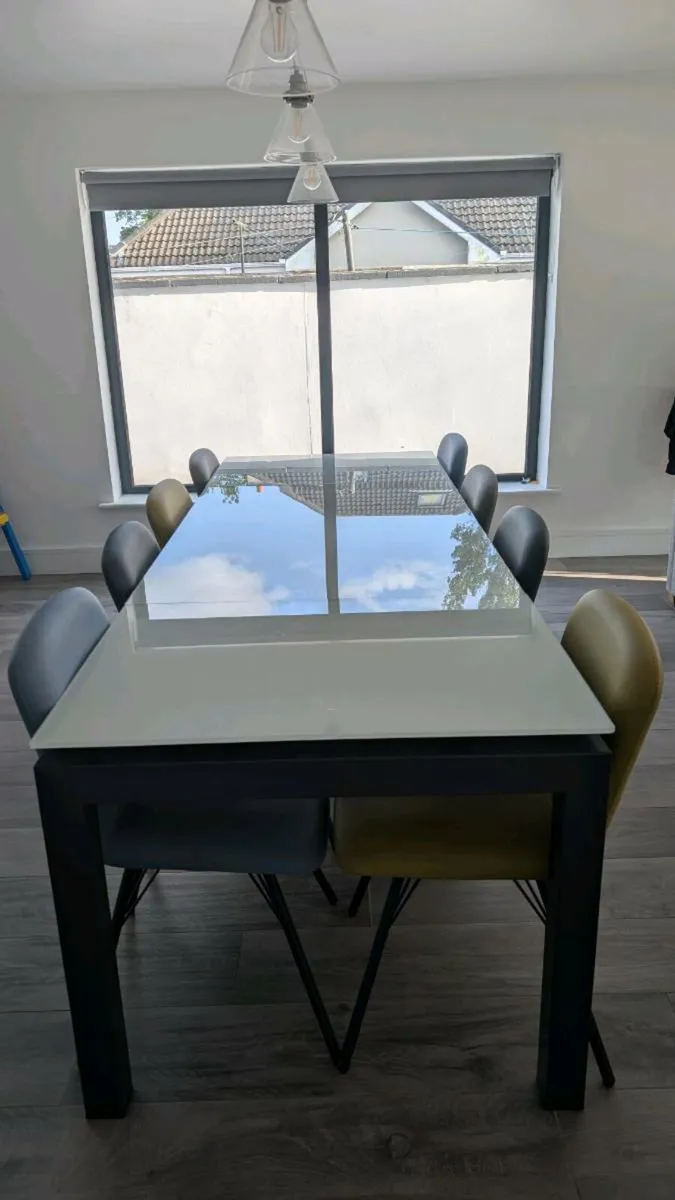 8 seater Glass Dining Room Extendable Table - Image 1