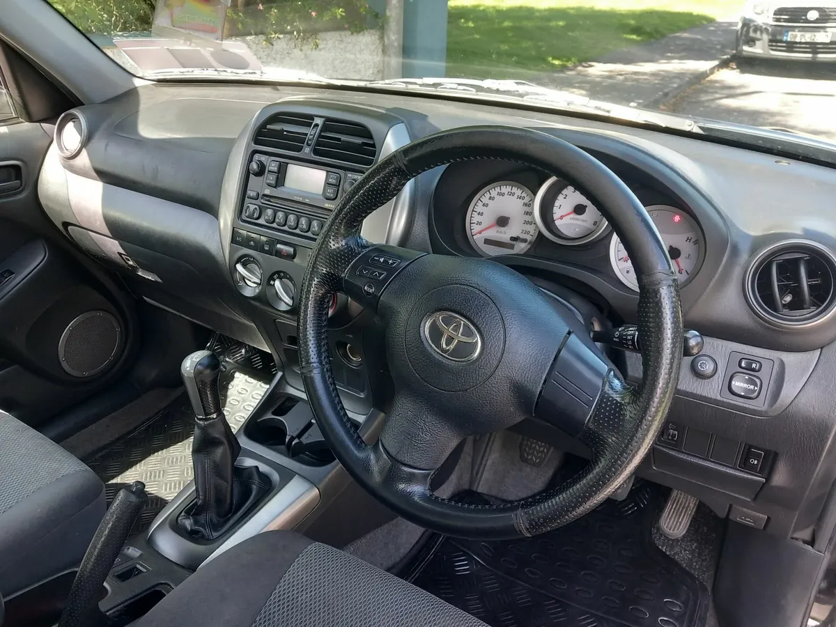 Toyota RAV4 2005 - Image 3
