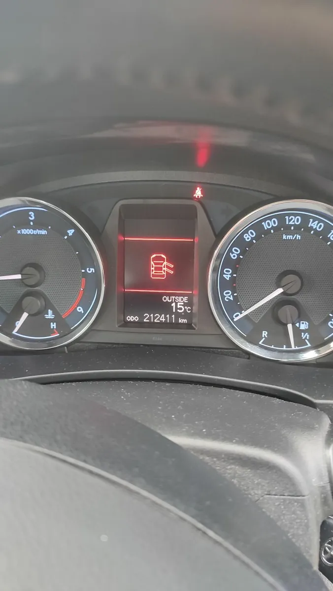 Toyota Corolla 2014 - Image 2