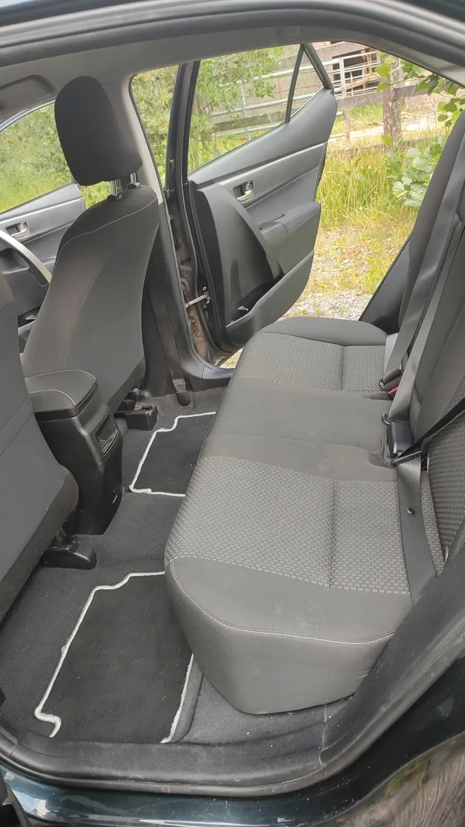 Toyota Corolla 2014 - Image 3