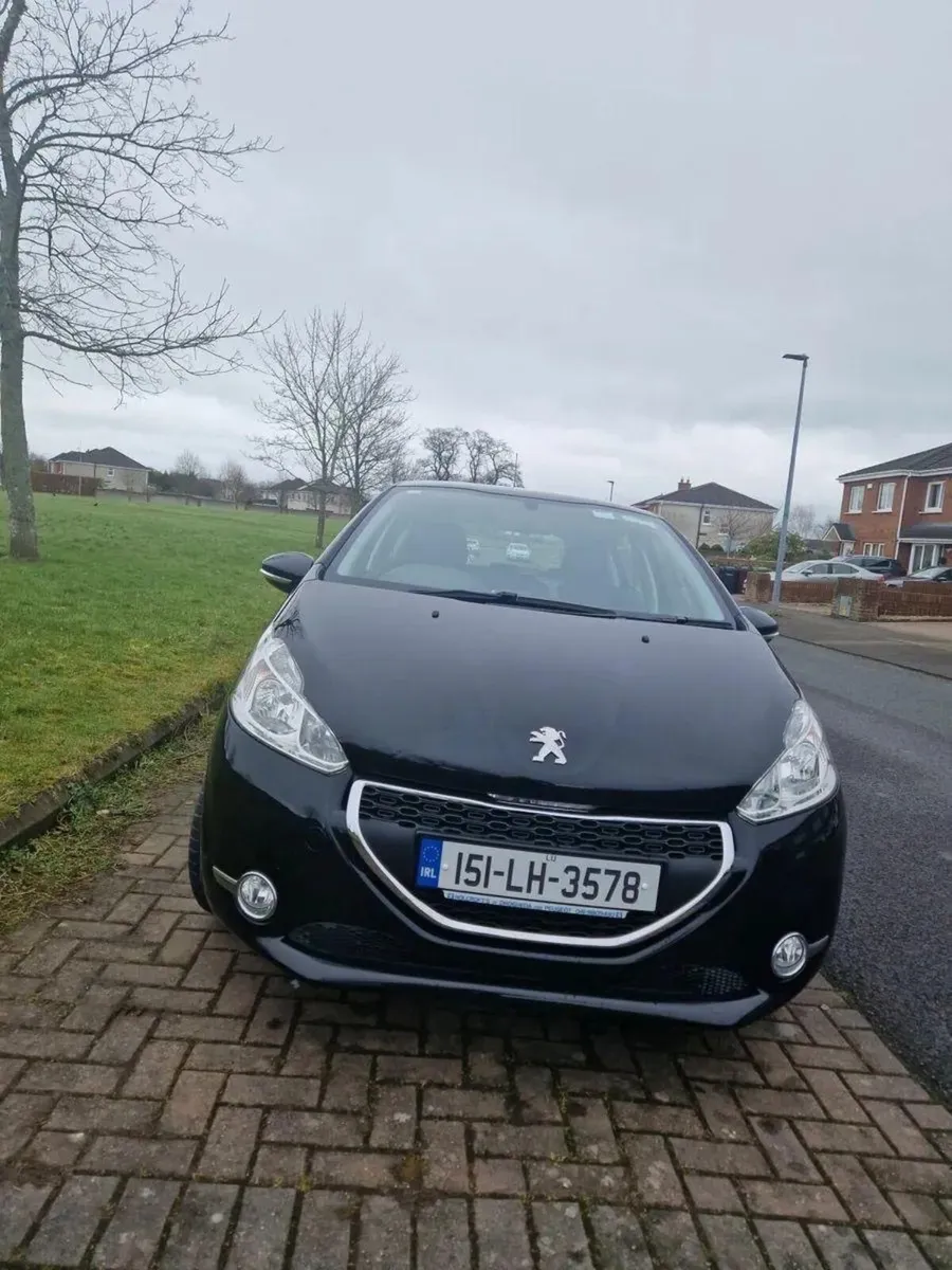 Peugeot 208 2015 - Image 1