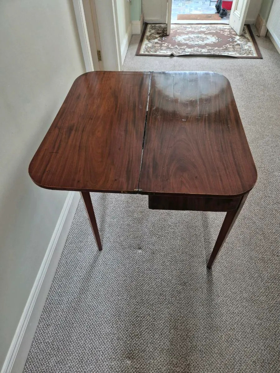 Mahogany  George III foldover tea table - Image 2