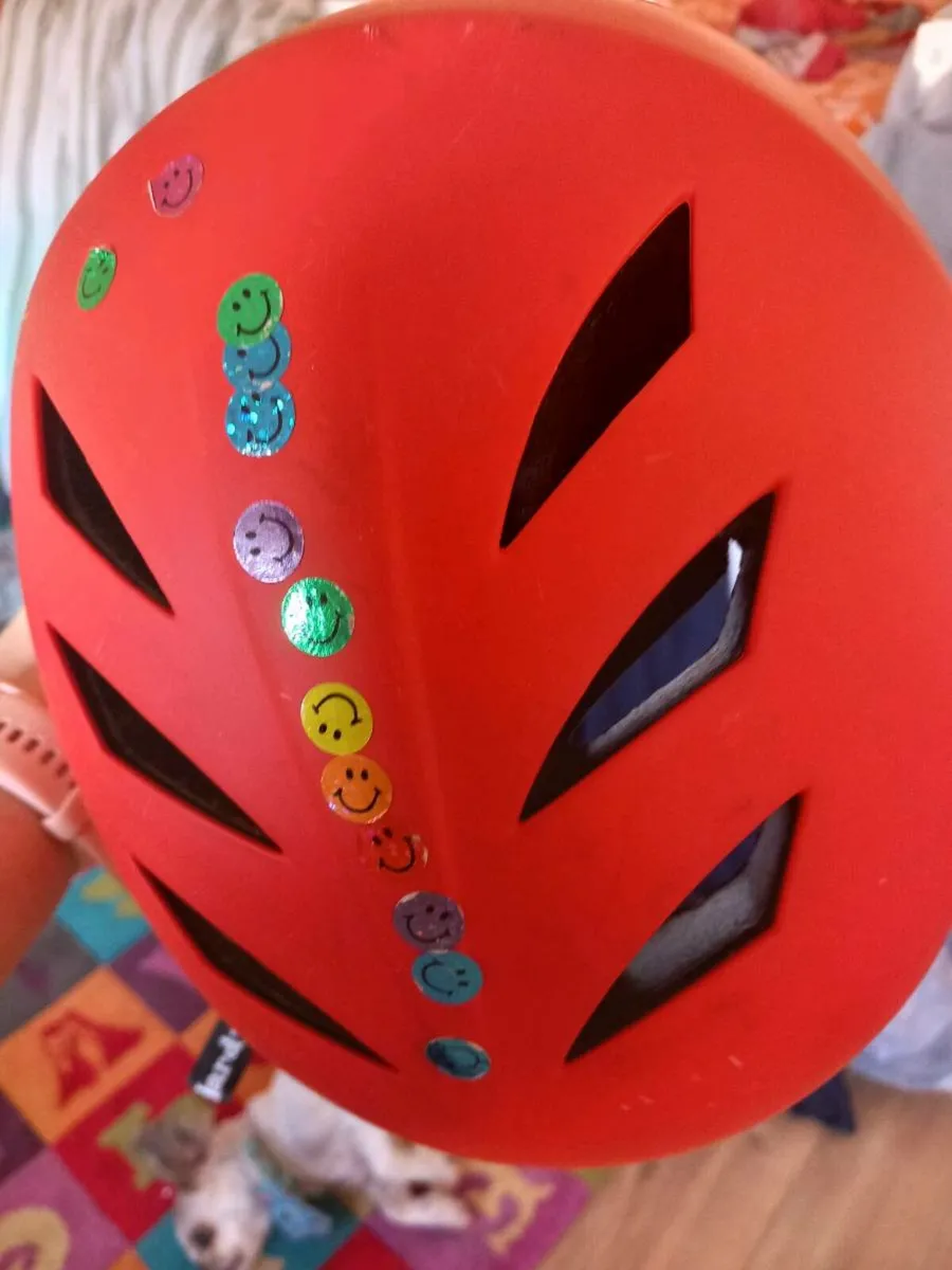 Bicycle helmet - Image 2