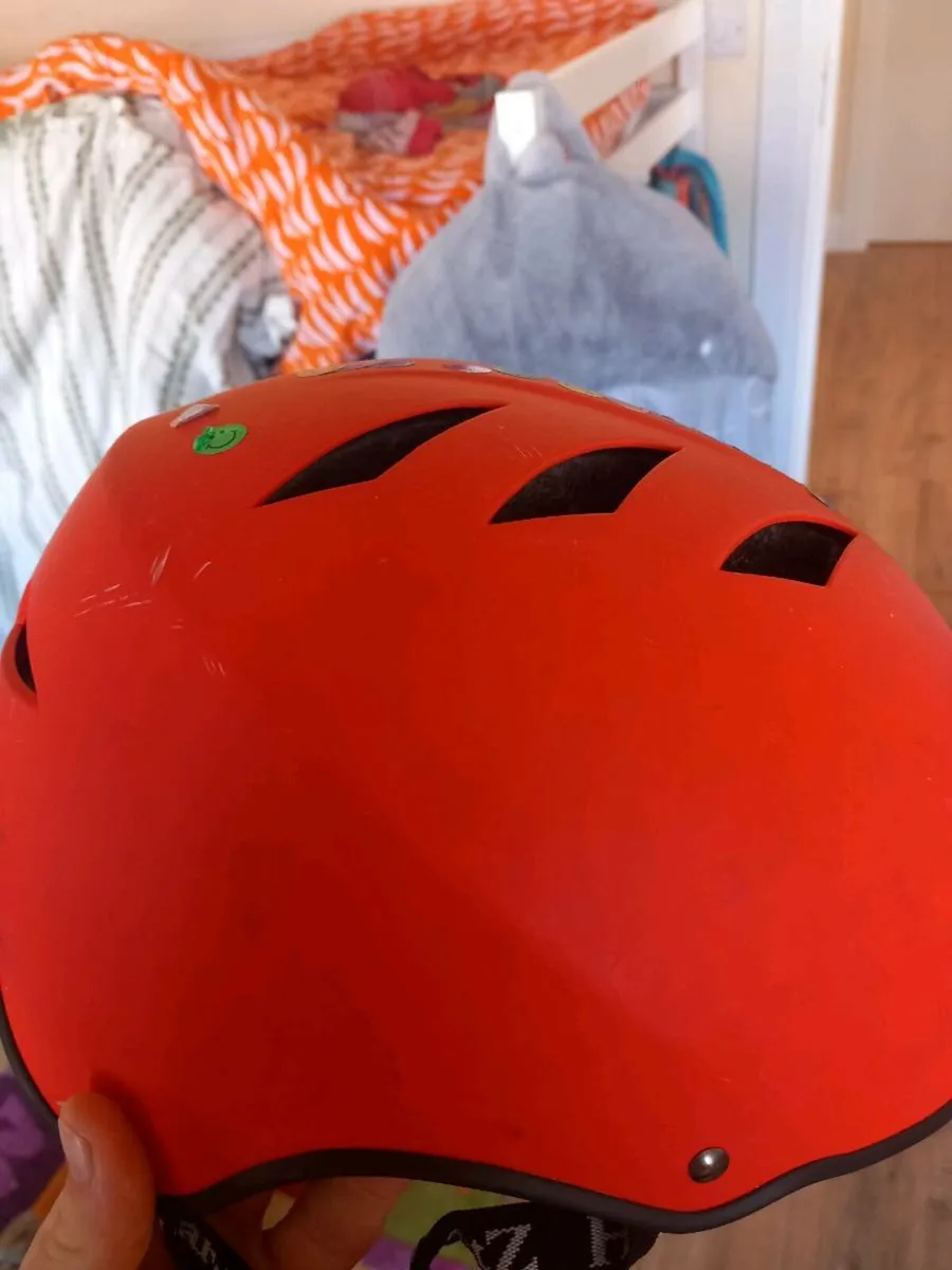 Bicycle helmet - Image 3