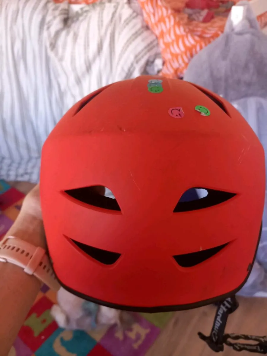 Bicycle helmet - Image 4