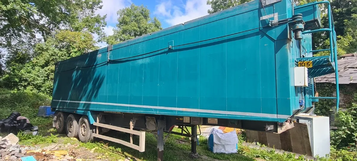 Tipping trailer - Image 1