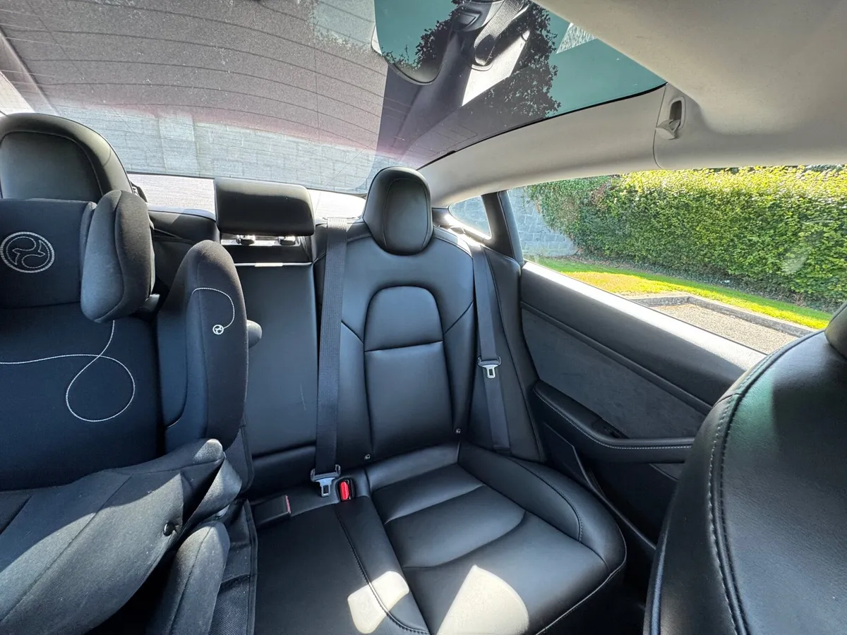 Tesla Model 3 2023 620KM Long range with warranty - Image 4