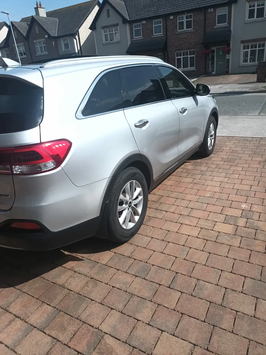 Kia Sorento Platinum - Image 4