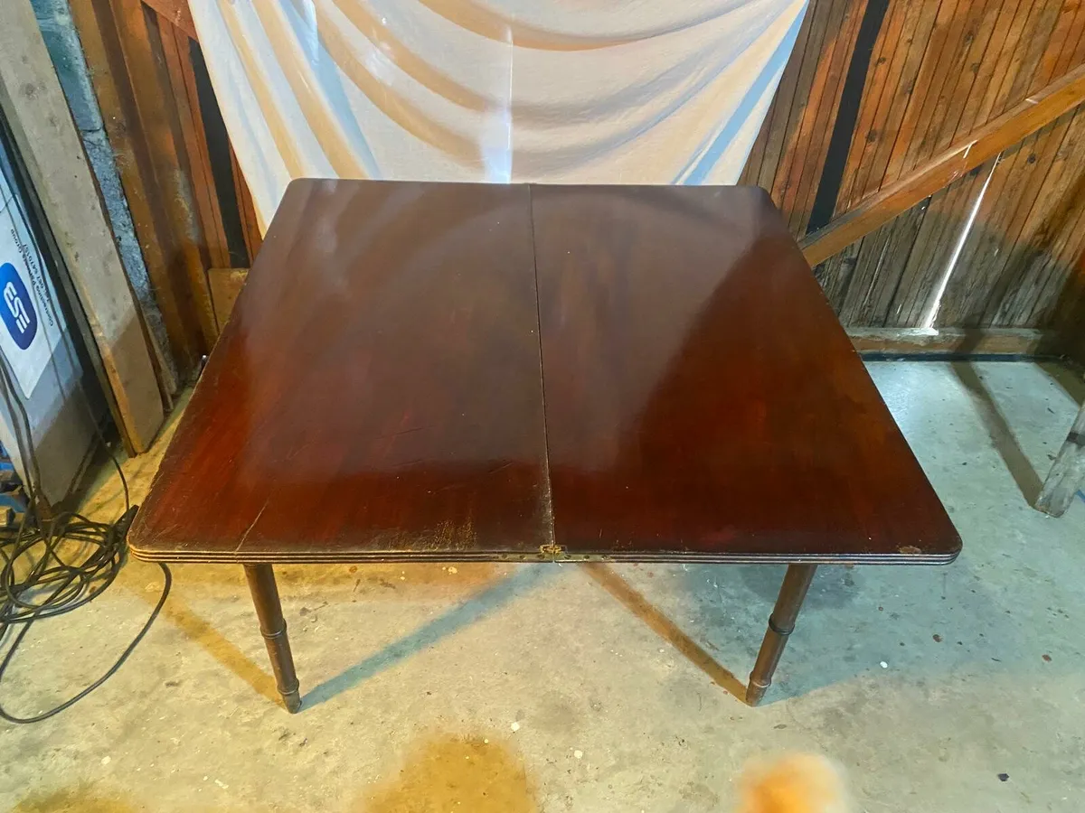 Mahogany tea/card table - Image 1
