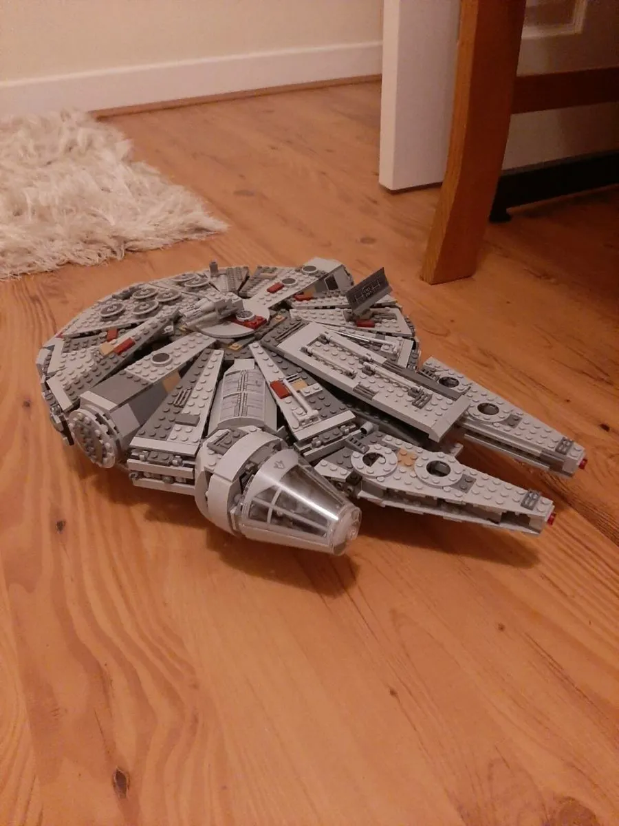 Lego millennium falcon - Image 1
