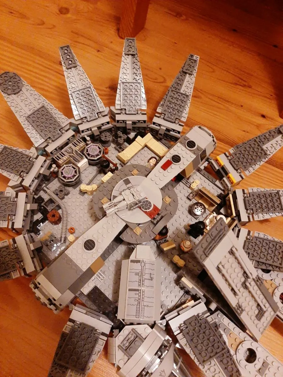 Lego millennium falcon - Image 4