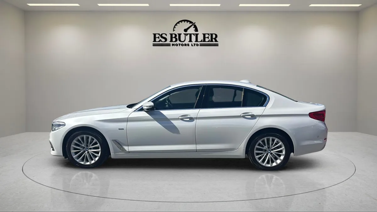 2017 BMW 523d G30 Luxury Model 72,000KMS AS NEW - Image 2