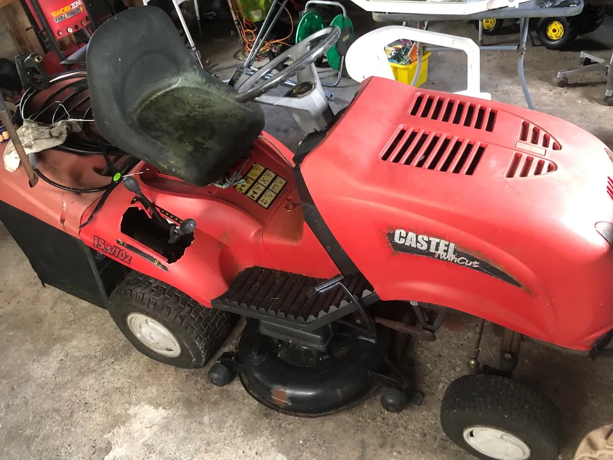 Castle Garden Lawnmower - Image 1