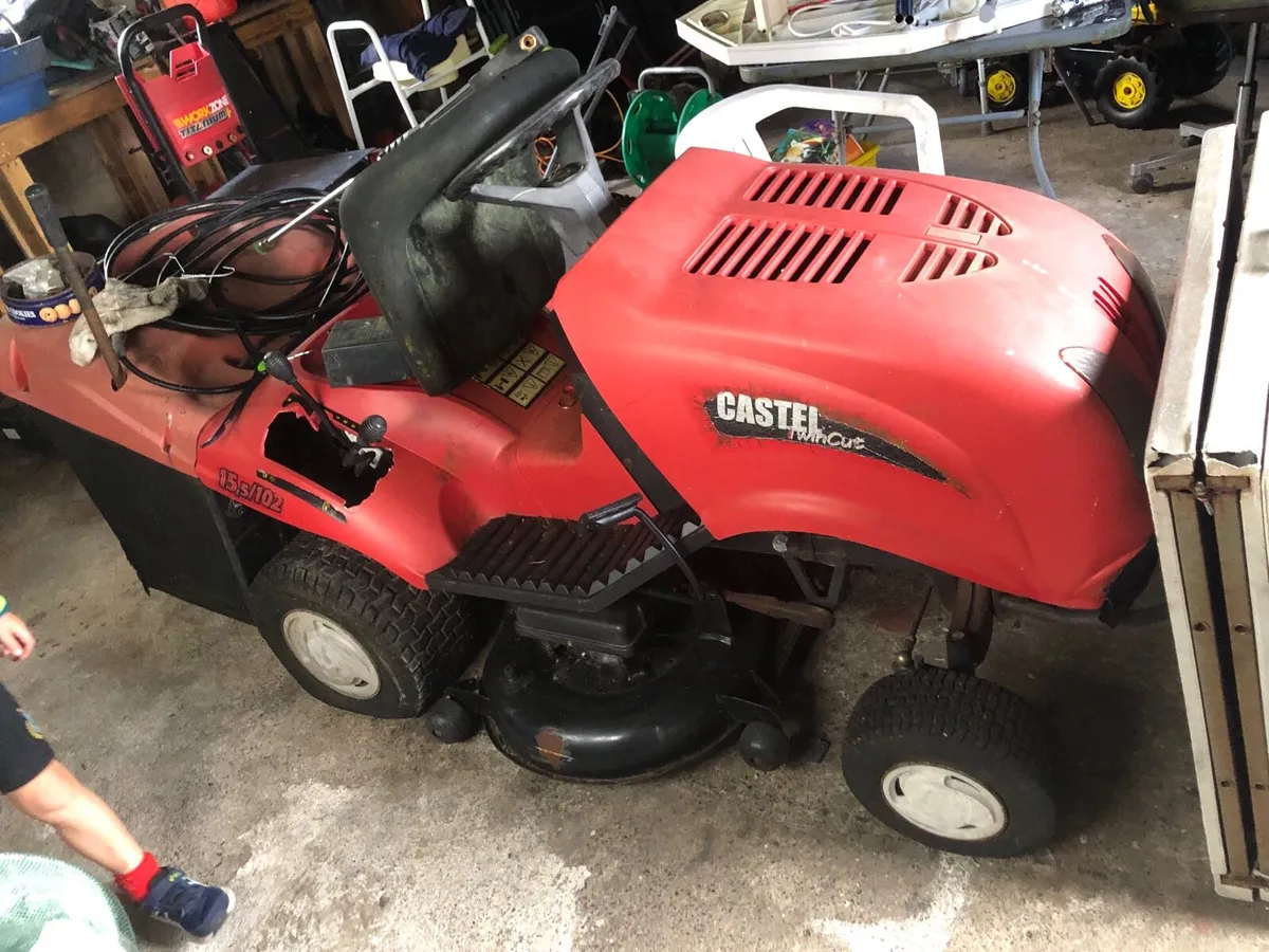 Castle Garden Lawnmower - Image 2