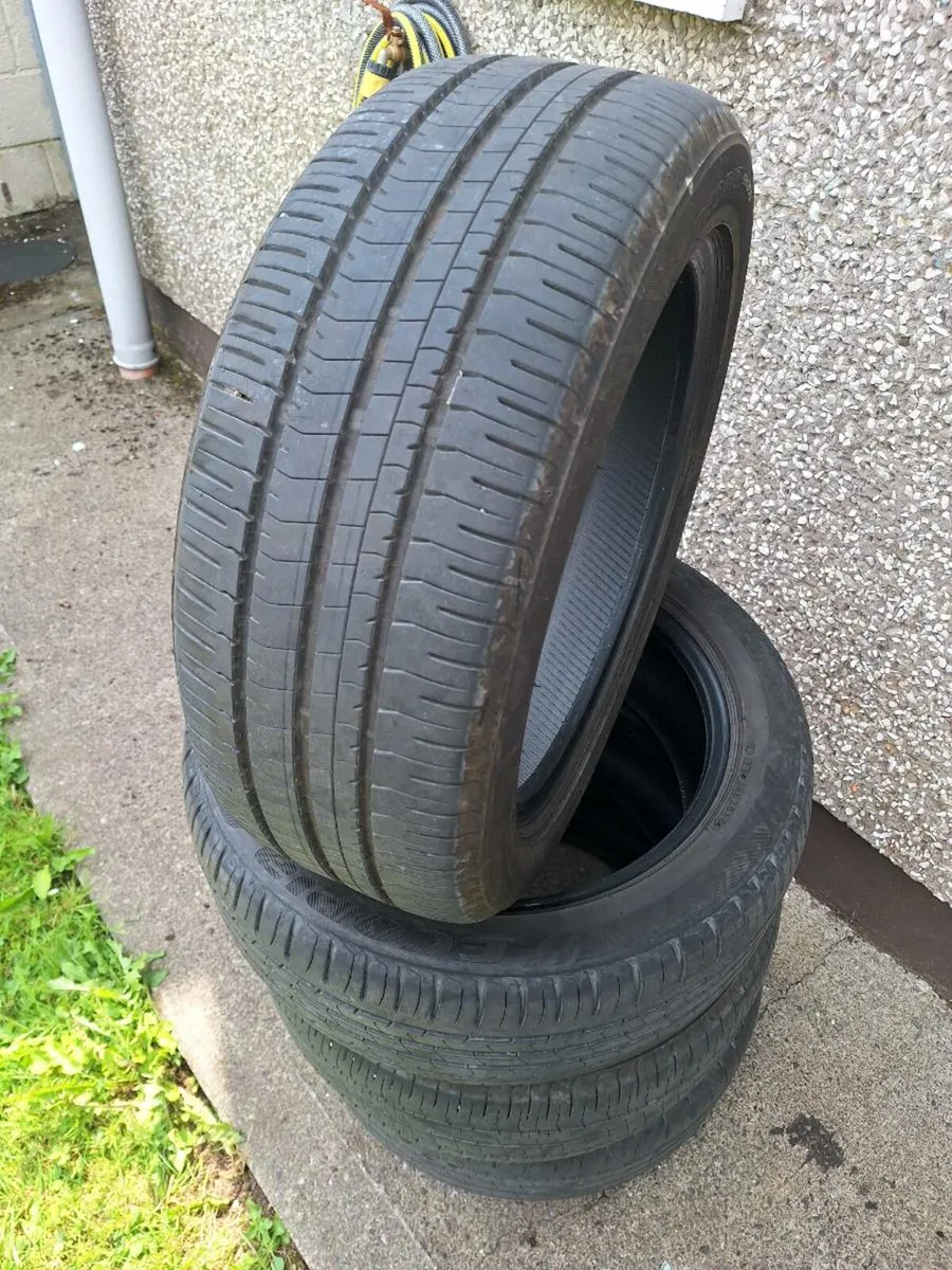 215/50/R17 Tyres in very good condition - Image 1