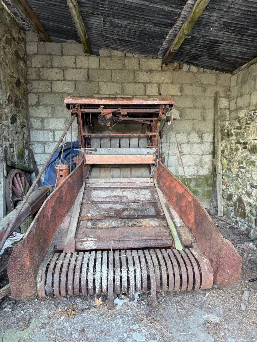 Allis Chalmers Round Baler - Image 2