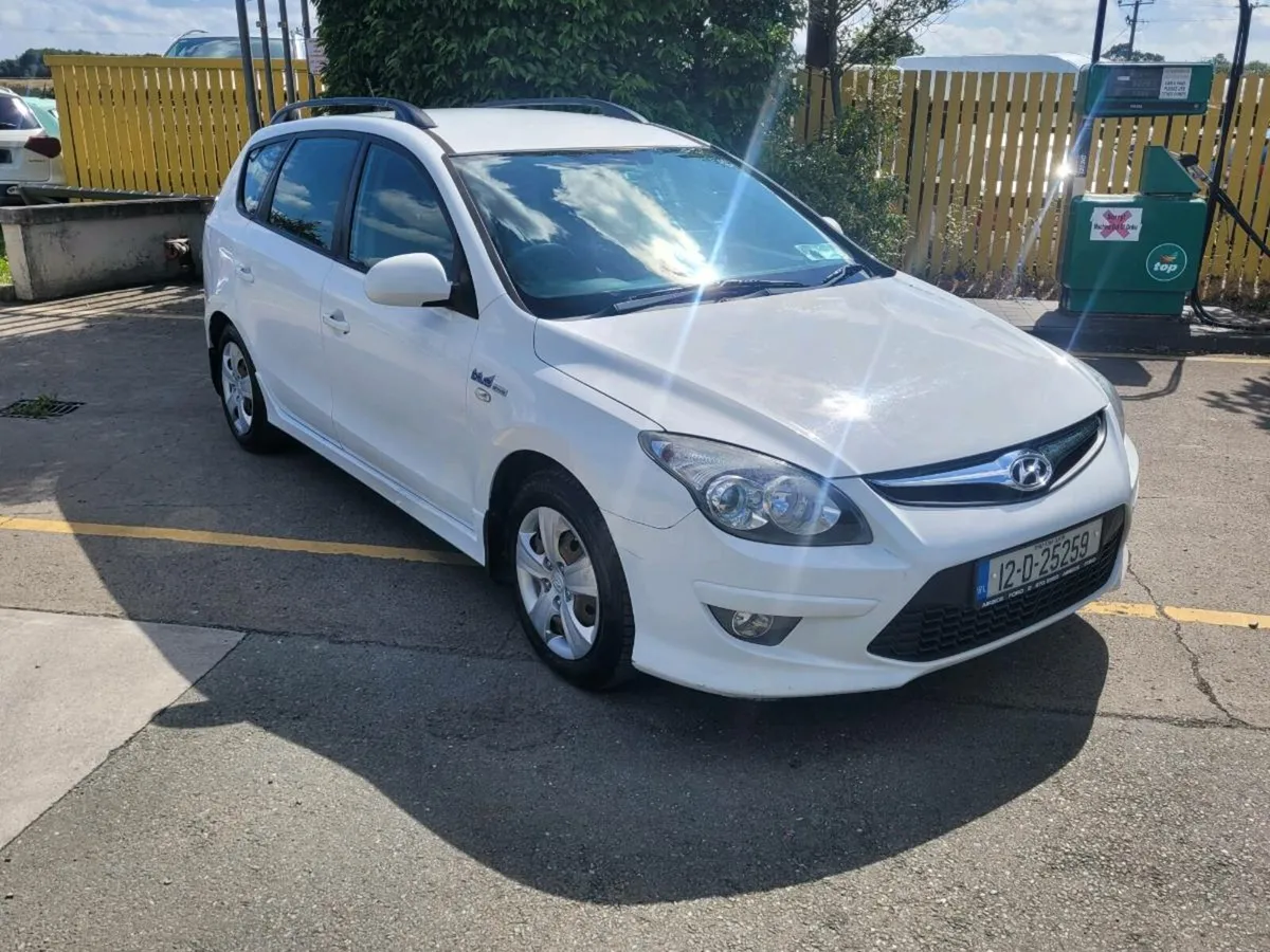 hyundai i30 van - Image 1