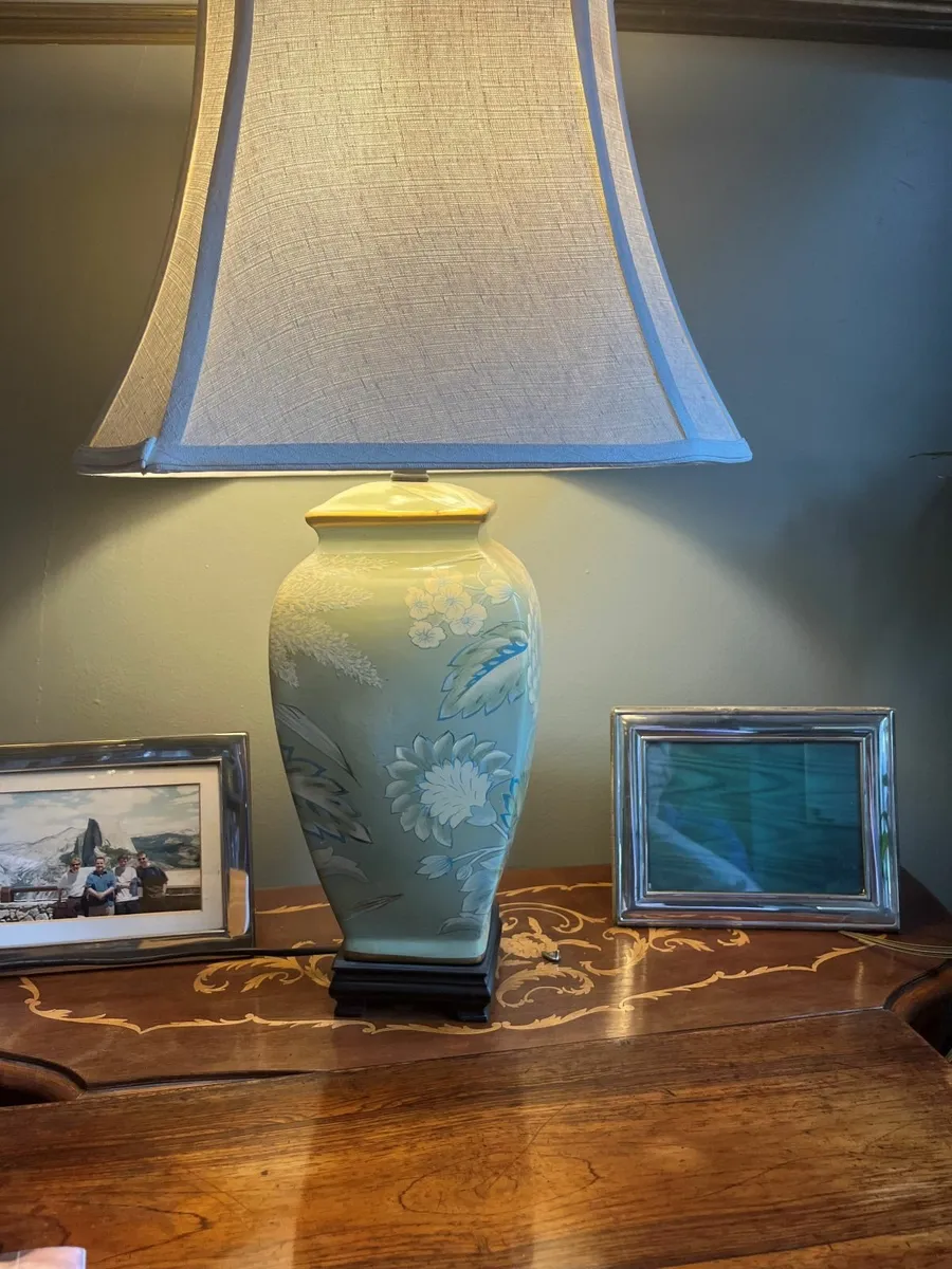 Pair of large ceramic table lamps - Image 4