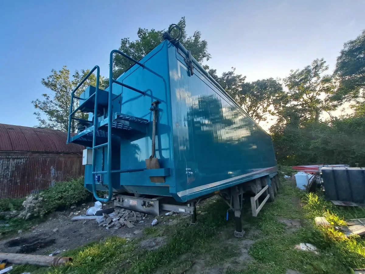 Tipping trailer - Image 4