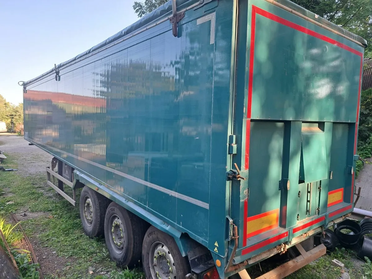 Tipping trailer - Image 3