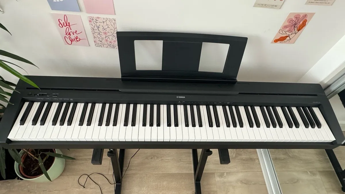 Digital Piano Yamaha P-45B with a stand - Image 2