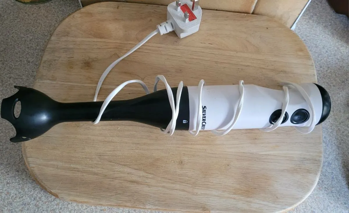 HAND BLENDER and Mesuring Jugs - Image 1