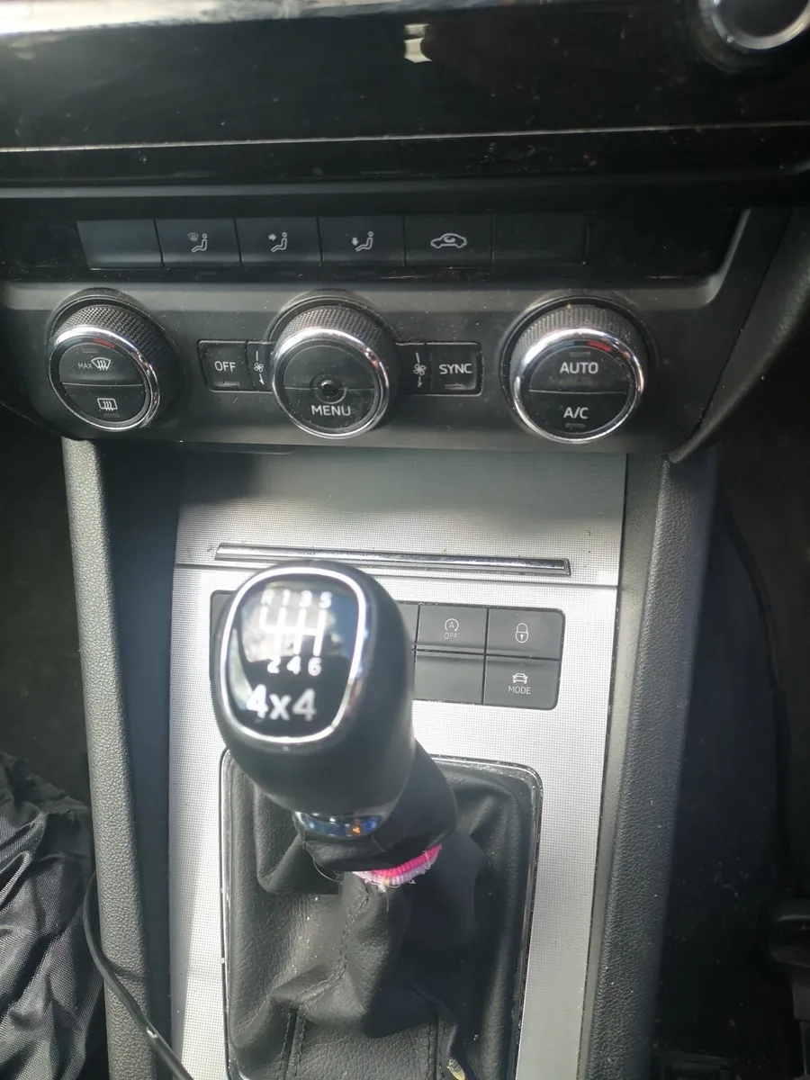 Skoda Octavia 4x4 estate 2015 - Image 4