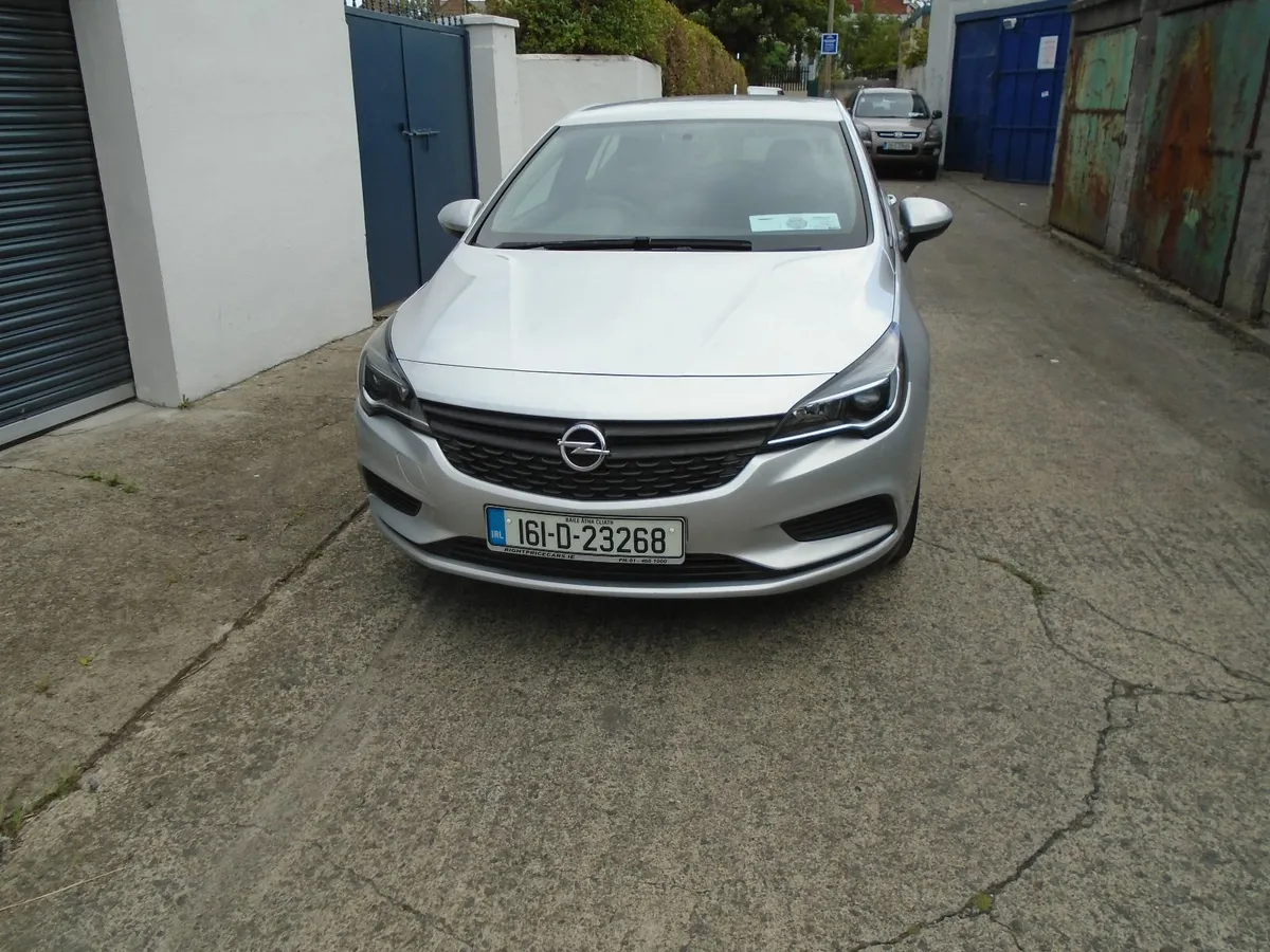 Opel Astra 2016 - Image 1